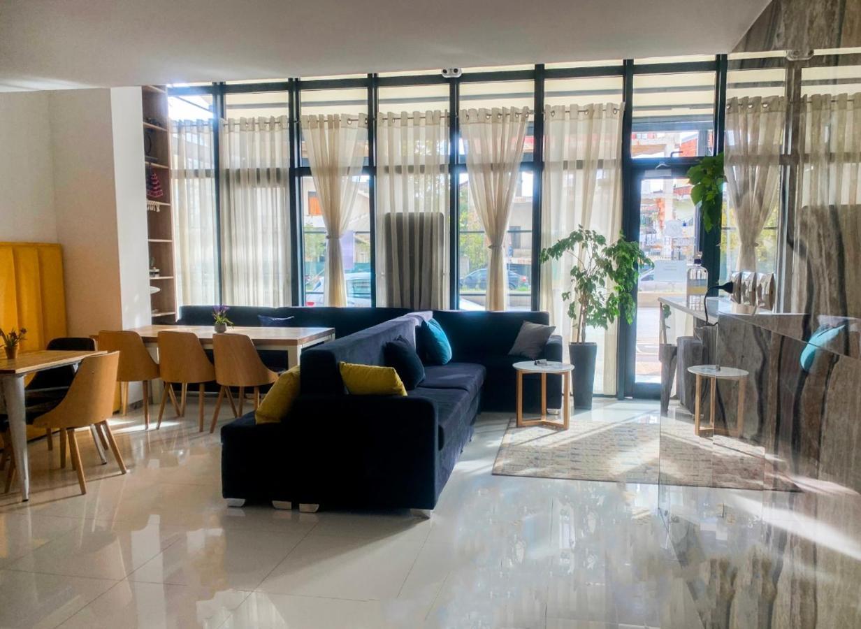 Park Hotel Tirana Yzberishti Kültér fotó