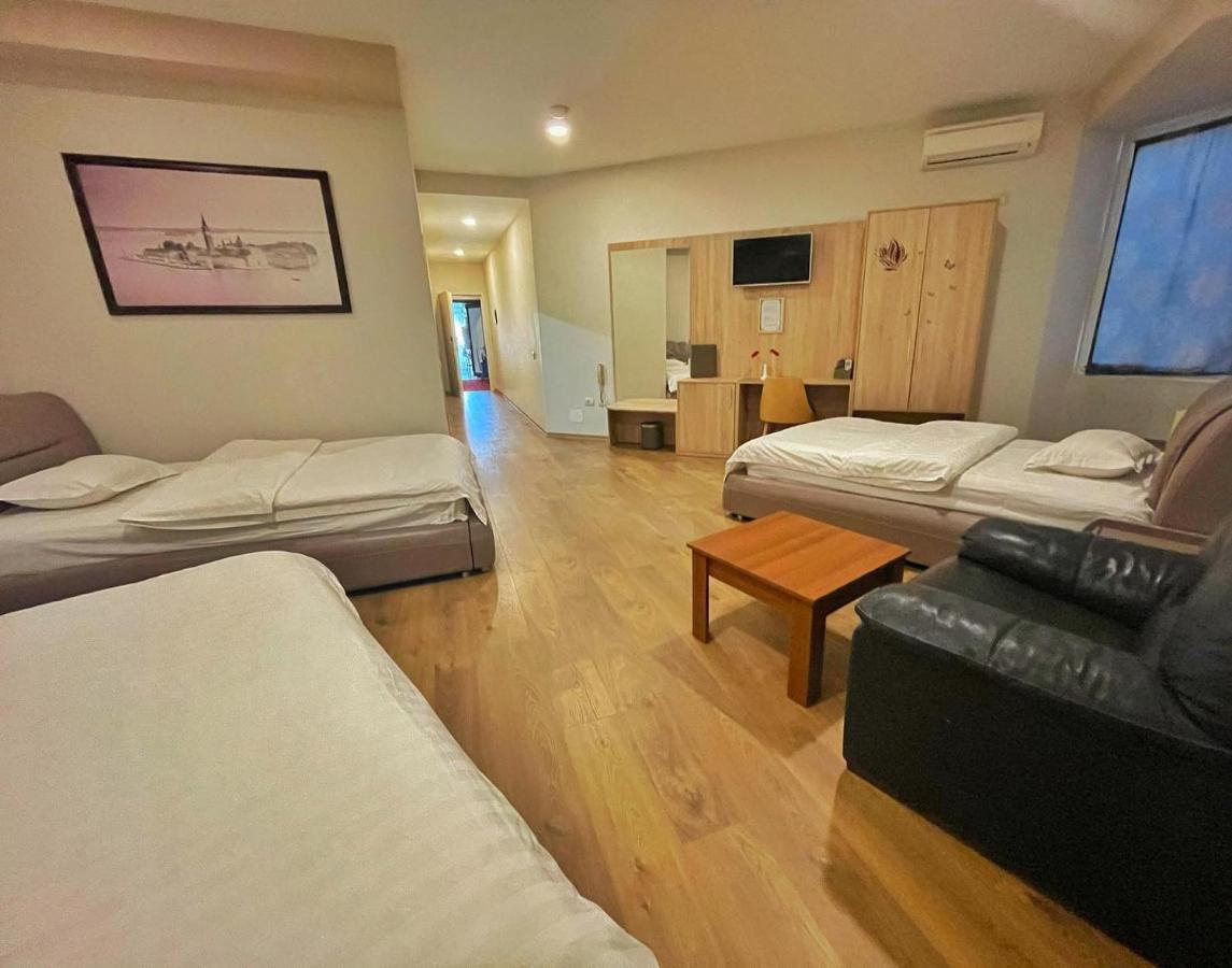 Park Hotel Tirana Yzberishti Kültér fotó