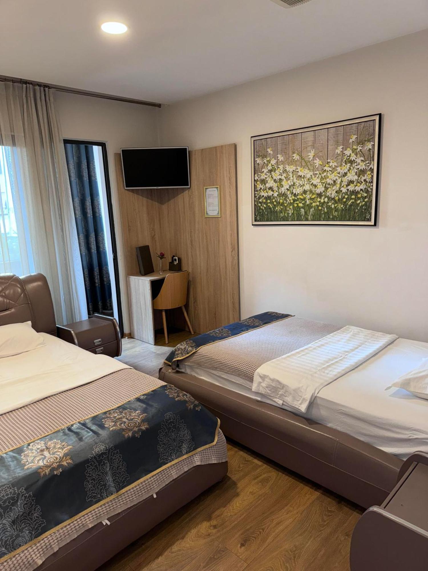 Park Hotel Tirana Yzberishti Kültér fotó