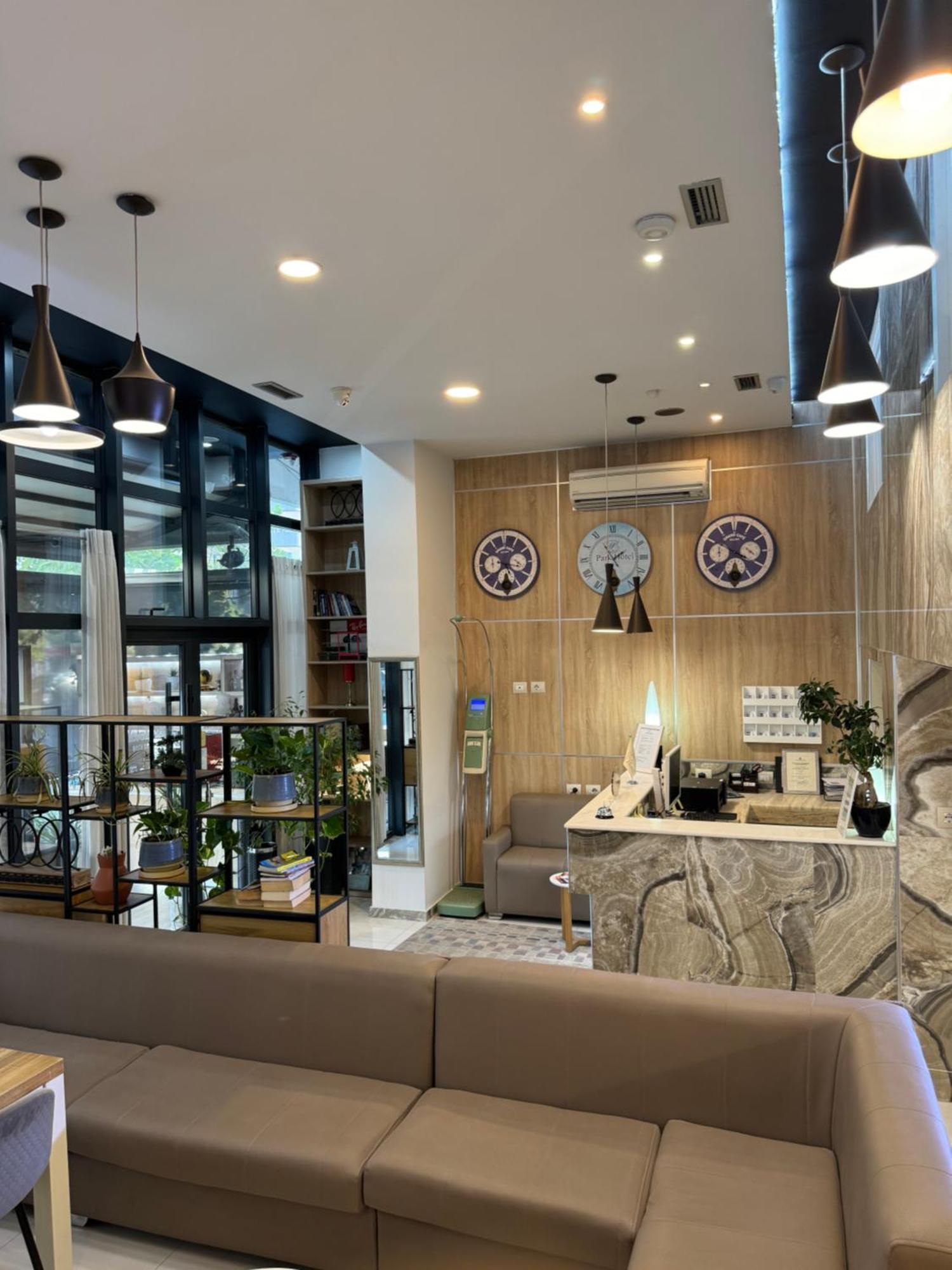 Park Hotel Tirana Yzberishti Kültér fotó