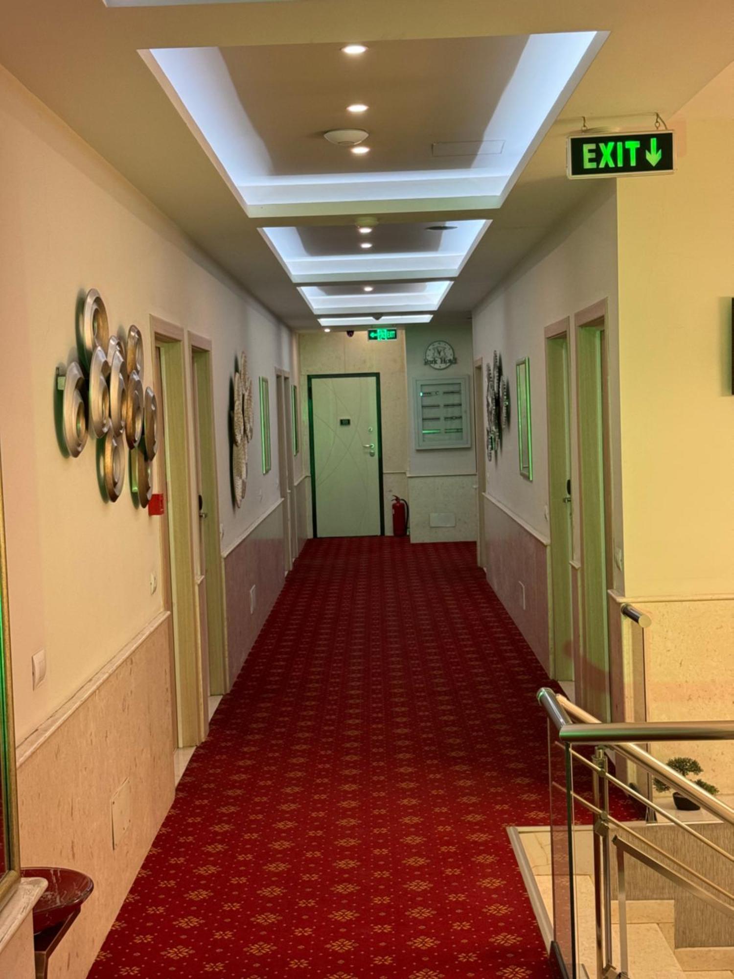 Park Hotel Tirana Yzberishti Kültér fotó