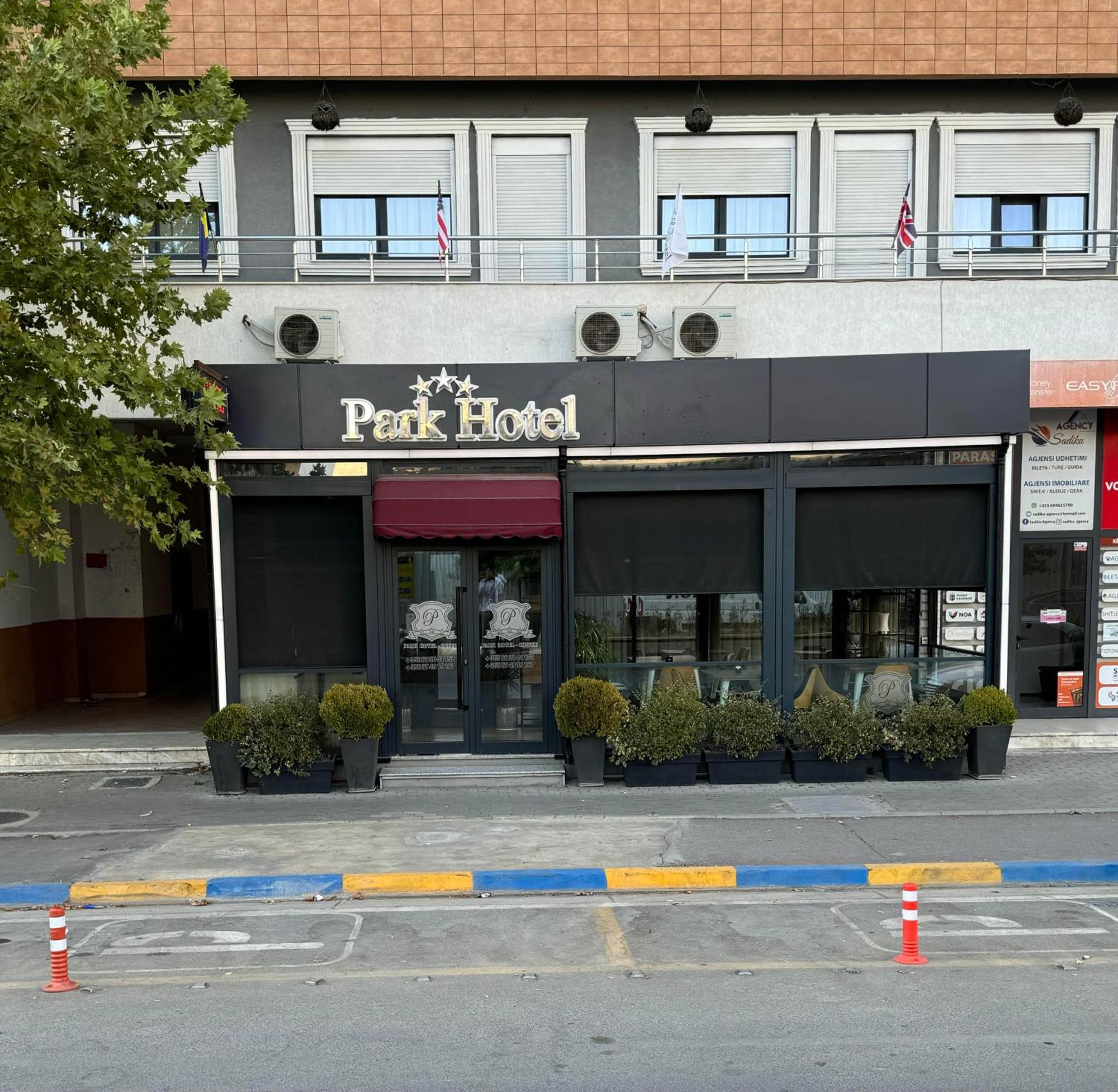 Park Hotel Tirana Yzberishti Kültér fotó