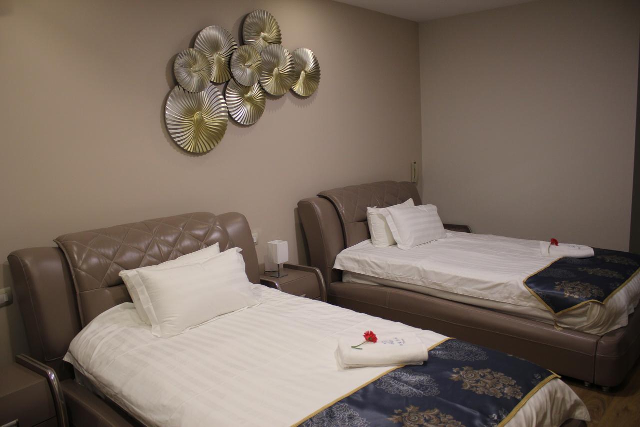Park Hotel Tirana Yzberishti Kültér fotó