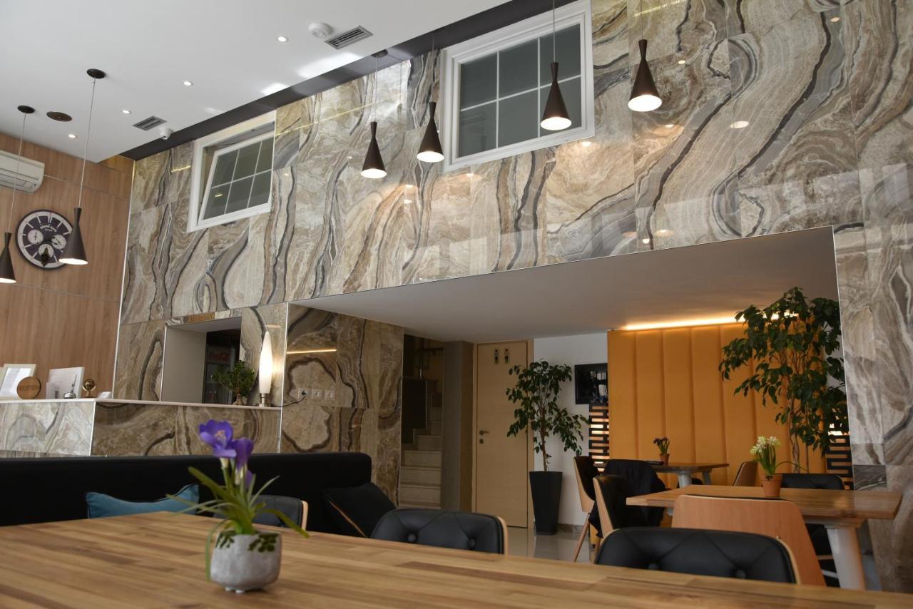 Park Hotel Tirana Yzberishti Kültér fotó